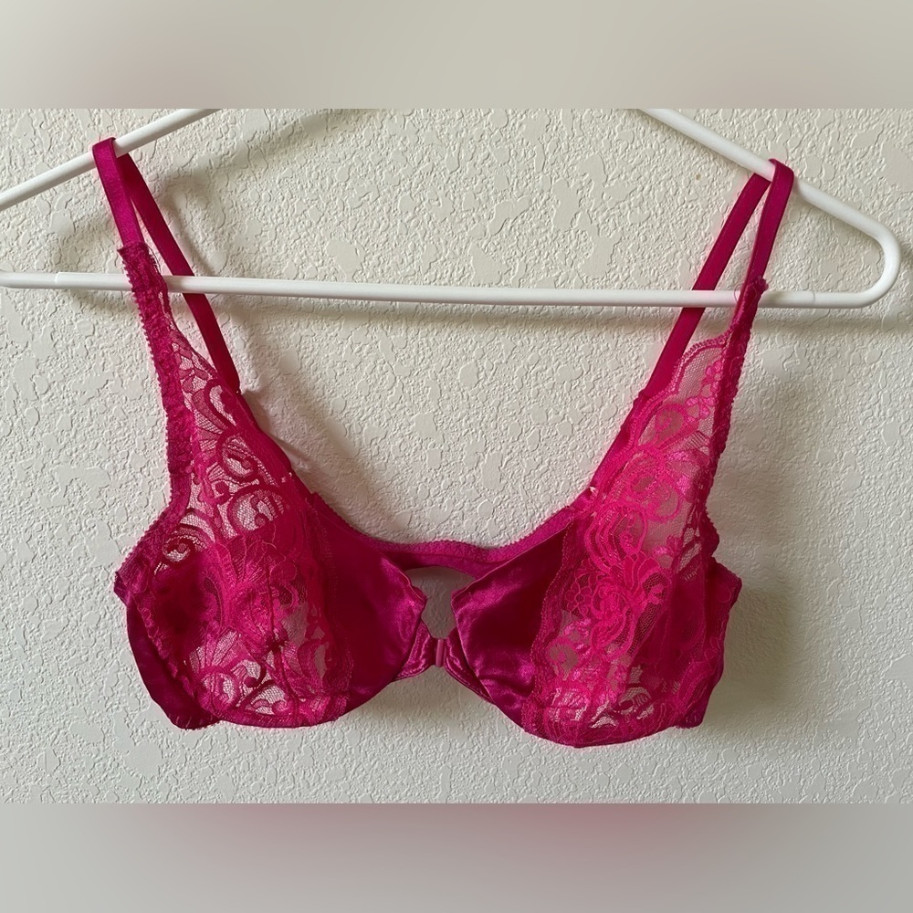 Victoria’s Secret Gold Tag pink Bra